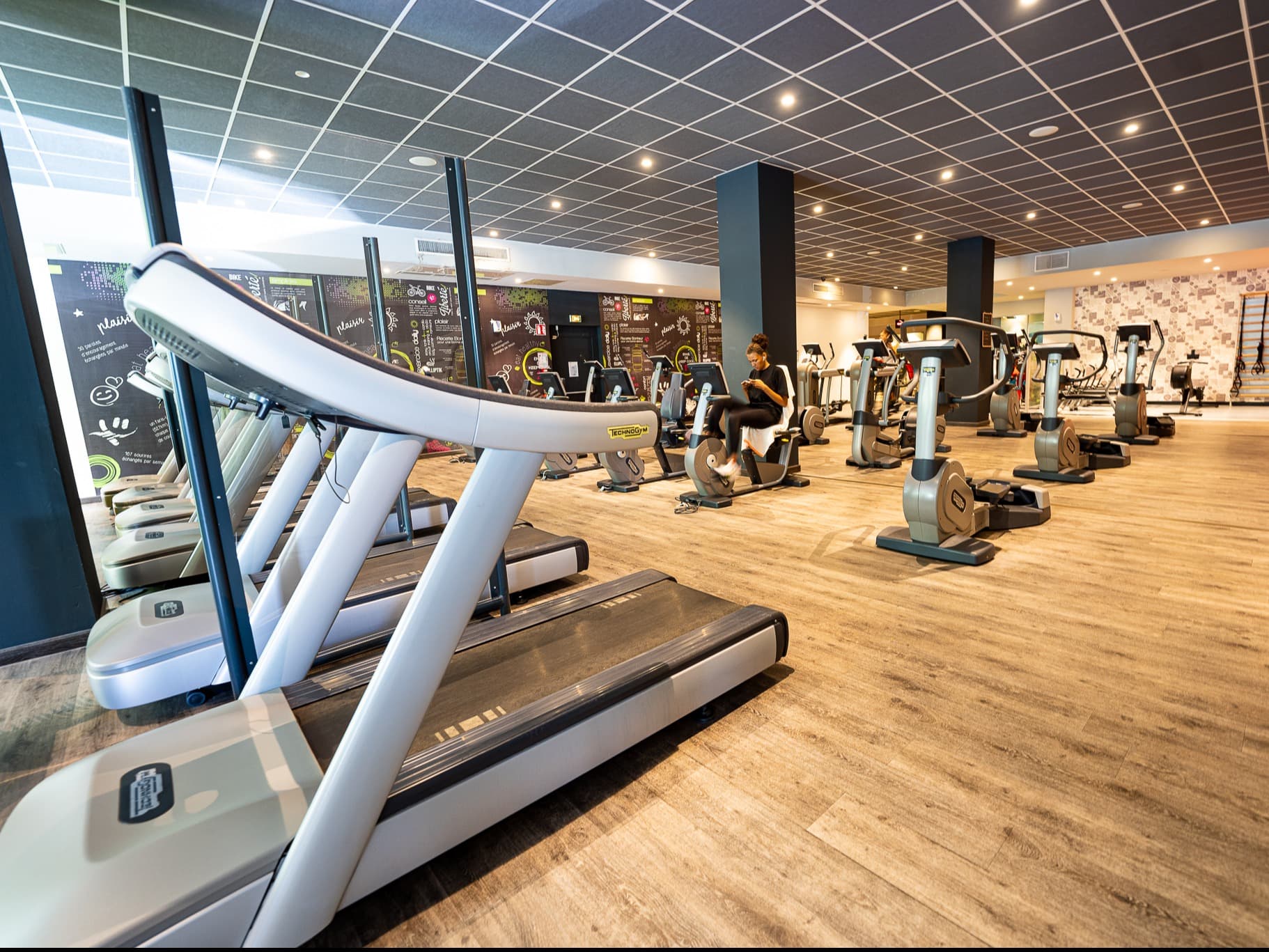 Guide n°1 des Salles de Sport à SaintDenis Tarifs, Horaires, Avis